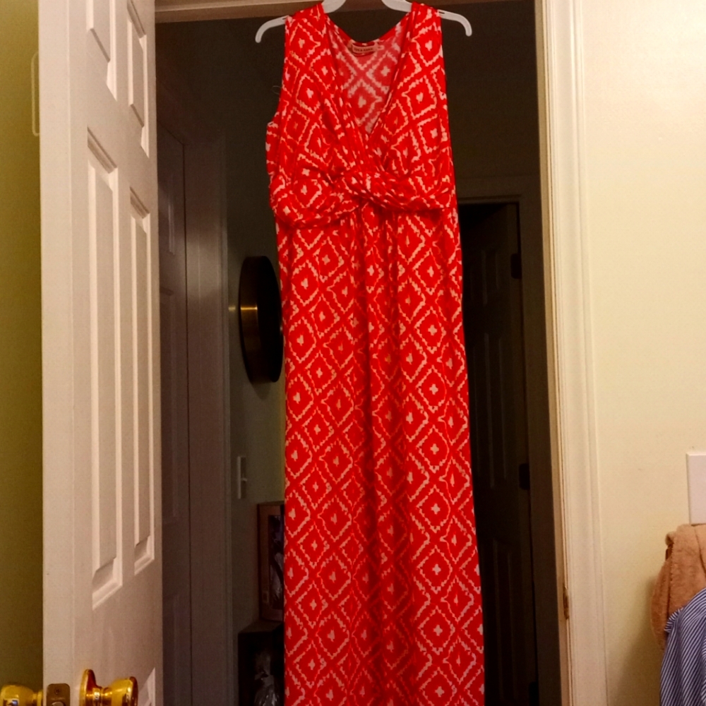 Maxi sleeveless dress